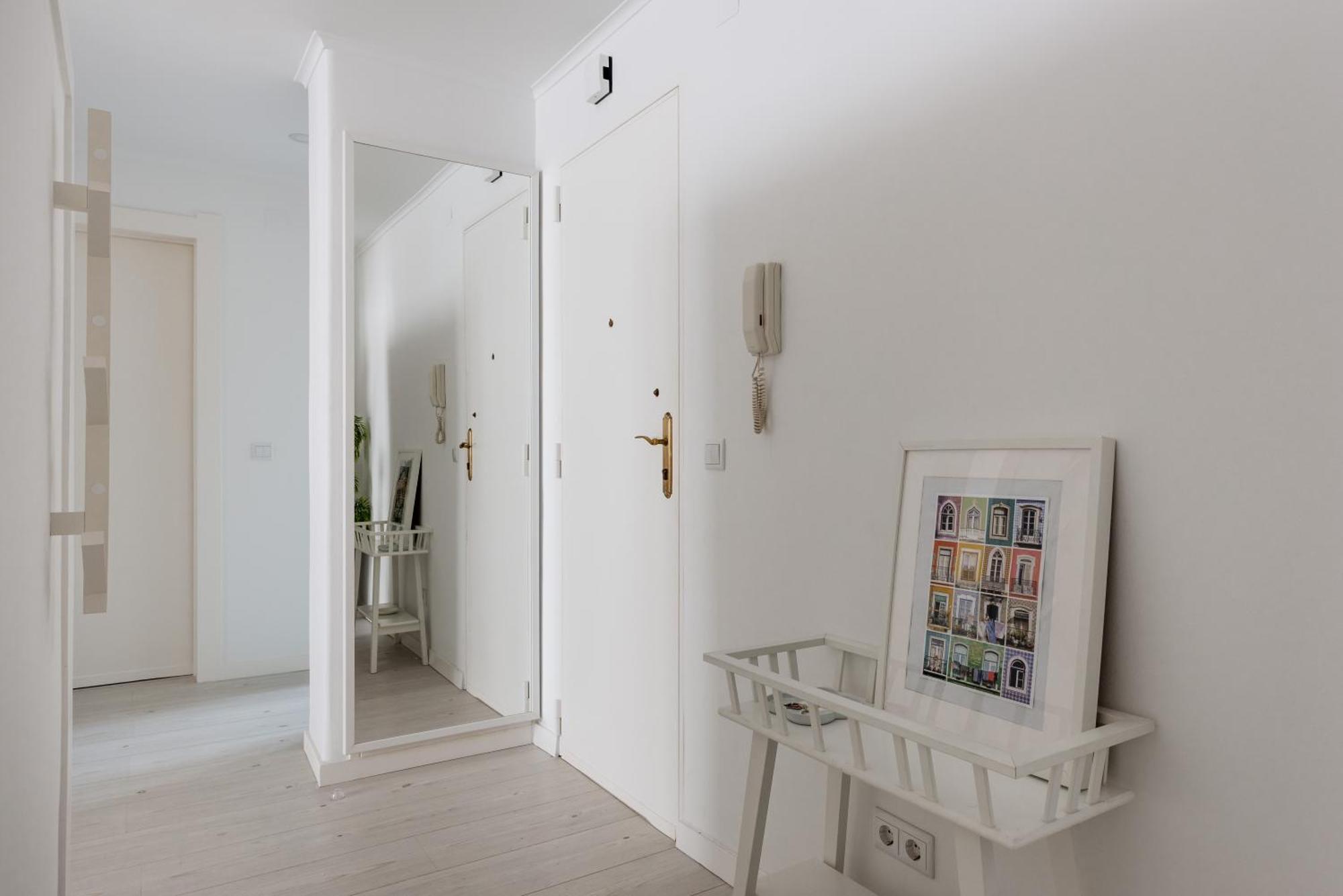 Light-Filled, Fully Renovated Apt near Belém, By TimeCooler Lisbona Esterno foto