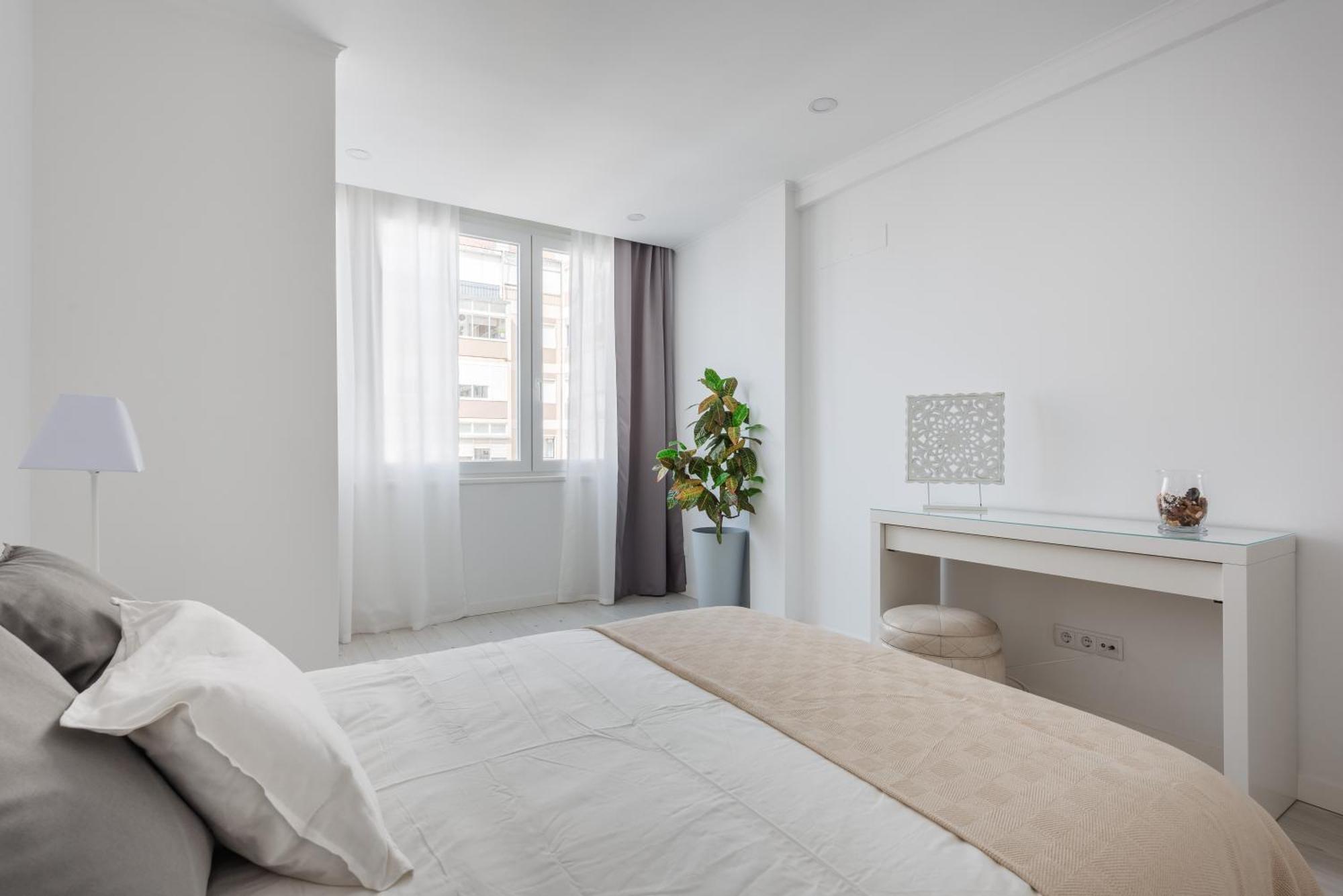 Light-Filled, Fully Renovated Apt near Belém, By TimeCooler Lisbona Esterno foto