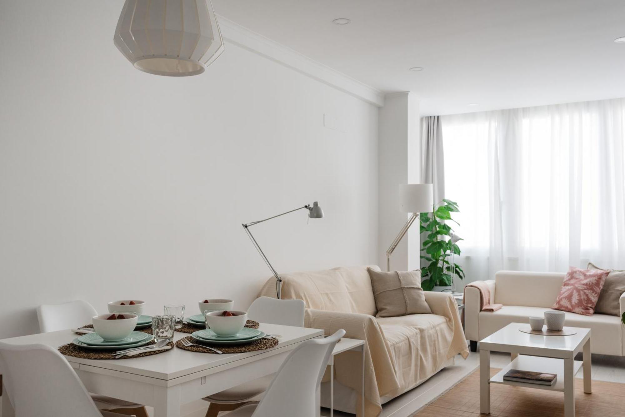 Light-Filled, Fully Renovated Apt near Belém, By TimeCooler Lisbona Esterno foto