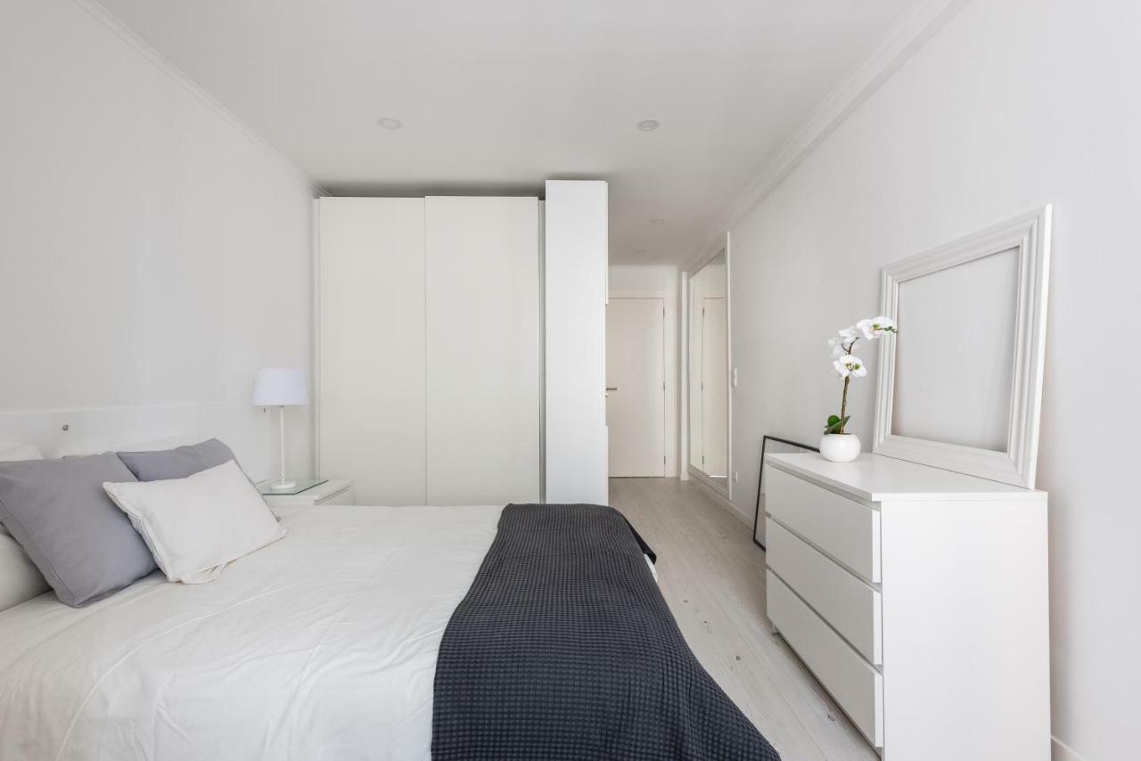 Light-Filled, Fully Renovated Apt near Belém, By TimeCooler Lisbona Esterno foto