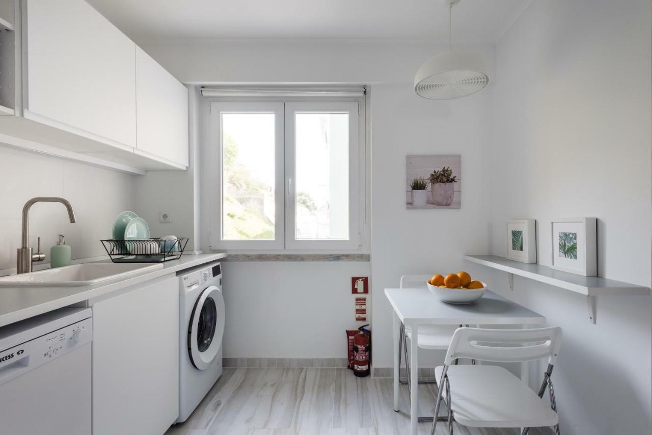Light-Filled, Fully Renovated Apt near Belém, By TimeCooler Lisbona Esterno foto